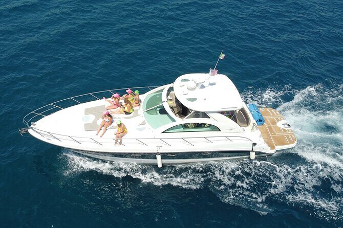 Luxury yacht for private tour EN Cabo San Lucas - Who is This Tour Best For?