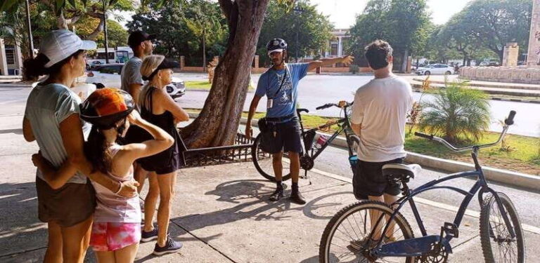 Mérida: Montejo Boulevard and Historic Center bike tour - What Makes This Tour Stand Out?