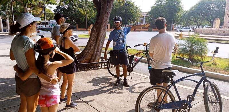Mérida: Montejo Boulevard and Historic Center bike tour - What Makes This Tour Stand Out?