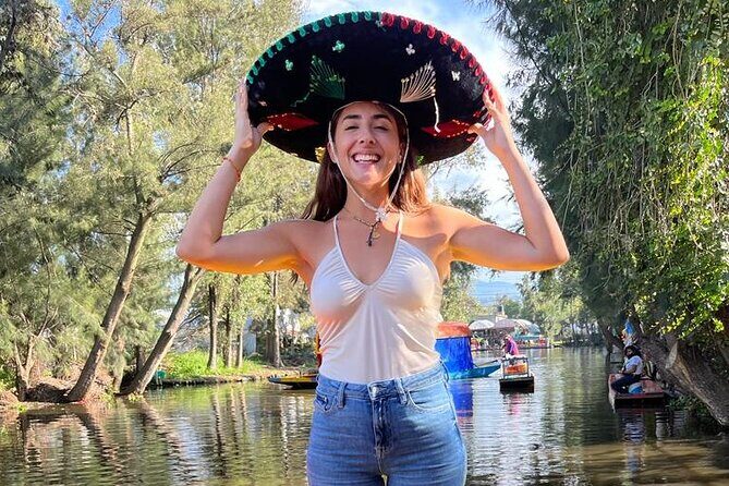 Mexico City boat tour food and unlimited drinks priority boarding - The Cultural and Entertainment Aspects