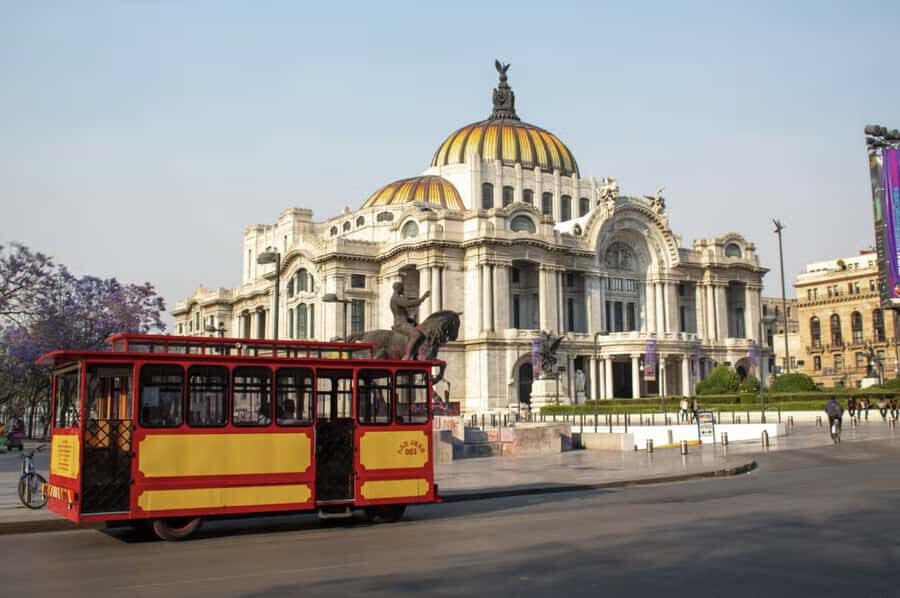 Mexico City: Mexico Tram, Iconic Landmarks, and Legends - Key Points