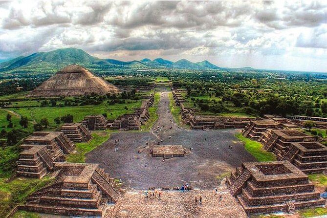 Mexico City Private Tour with Teotihuacan, Murals, Guadalupe Basilica - Exploring Mexico City in One Day: An In-Depth Look