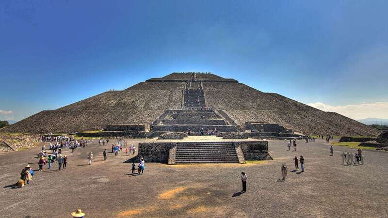 Mexico City: Trip to Teotihuacan Pyramids & Guadalupe Shrine - A Pause at the Shrine of Guadalupe