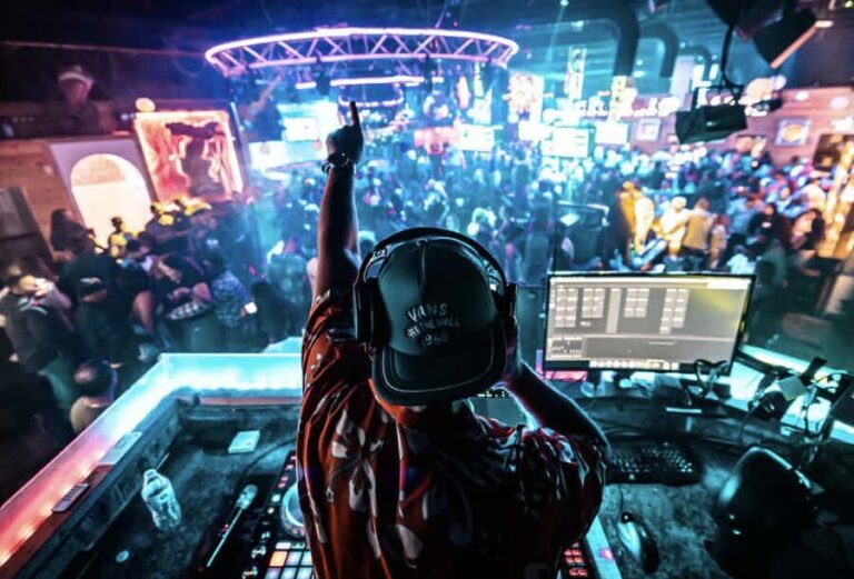 Miami: 4 Venues 1 Night Including Drinks specials - What’s Not Included