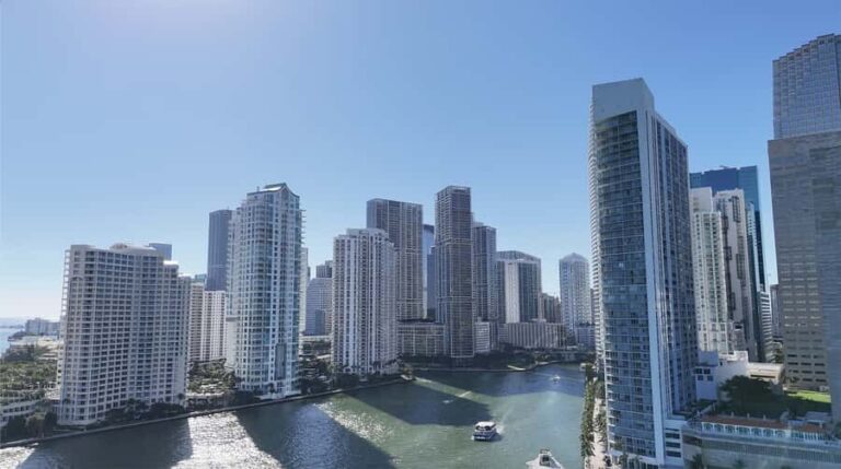 Miami Boat Tour : Mansions & Skyline with optional Pick-up - What About the Experience on Board?