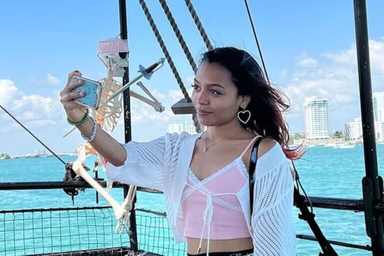 Miami: Skyline & Millionaire's Homes Pirate Boat Cruise - What to Expect During the Tour