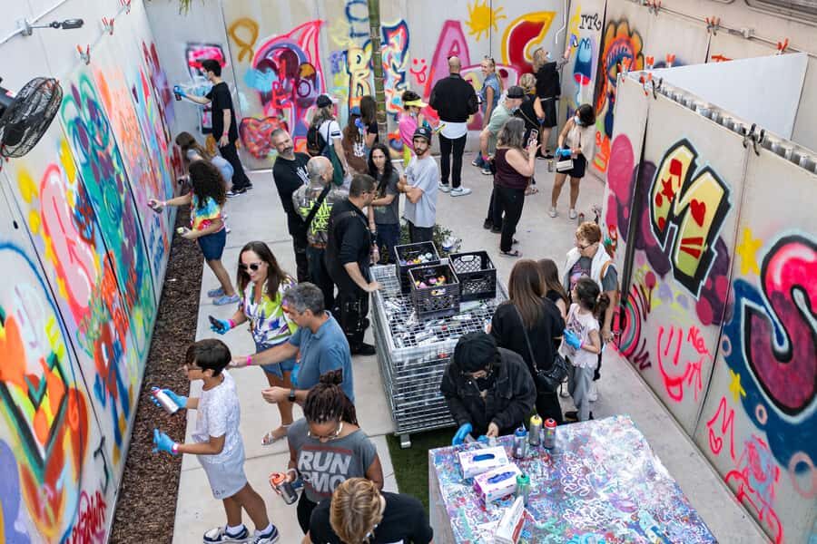 Miami: Wynwood Walls Freestyle Spray Painting & Admission - Key Points