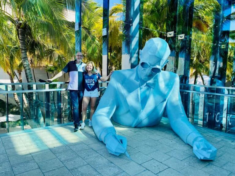 Miami's 3 iconic neighborhoods in 3.5h - in French - Who Should Take This Tour?