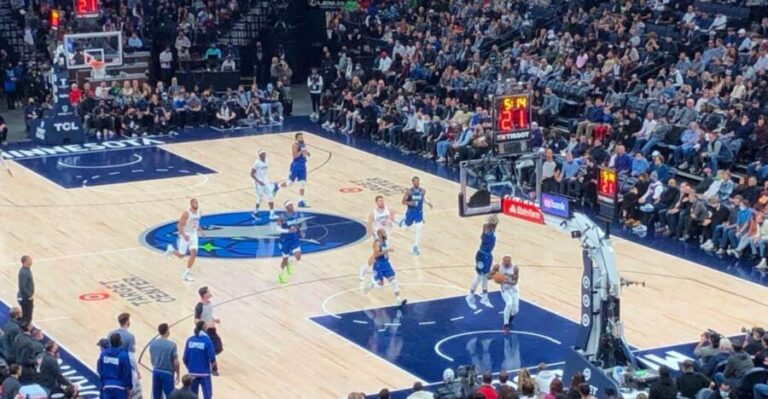Minneapolis: Minnesota Timberwolves Basketball Game Ticket - Experience Overview: What to Expect from a Timberwolves Game