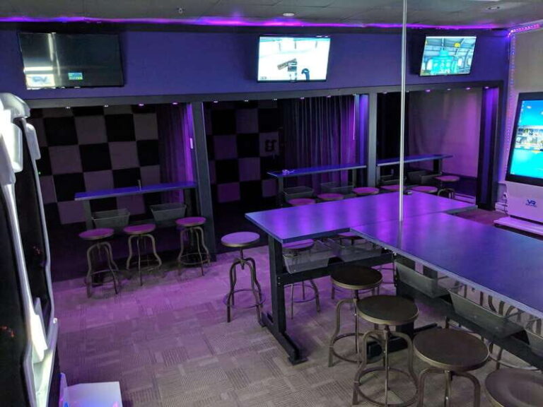 Mont-Tremblant: VR Arcade - Game Station - The Value: Price and Practicality