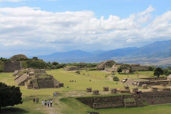 Monte Alban & artisan house workshop in Arrazola and Coyotepec - Practical Details and Value