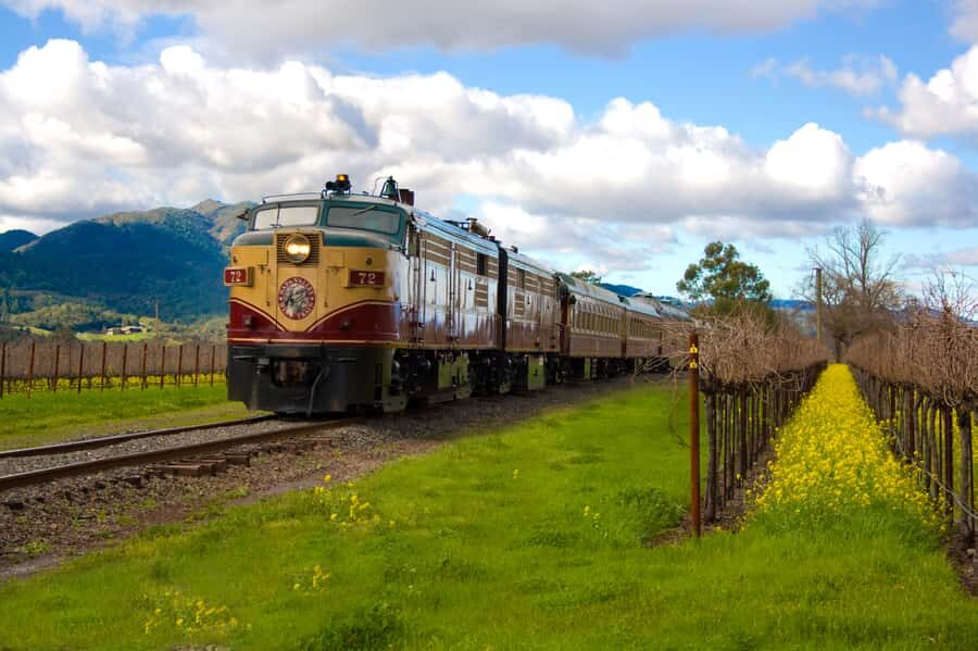 Napa Valley Wine Train: Vista Dome Lunch or Dinner - Key Points