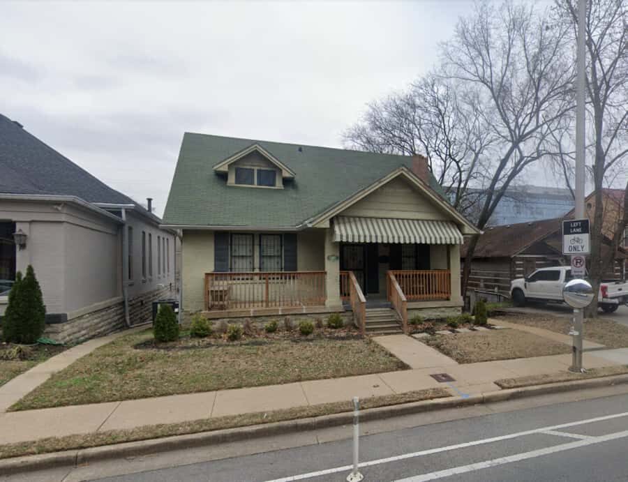 Nashville: Notorious Crime Scenes Driving and Walking Tour - Who Will Appreciate This Tour?