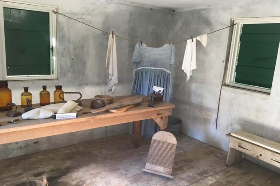 New Orleans: Laura Plantation Tour with Transportation - Exploring the Historic Grounds