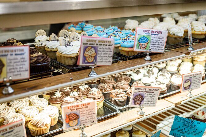 New York Christmas Cupcake Tour and Holiday Lights - Authentic Experiences & Food Highlights