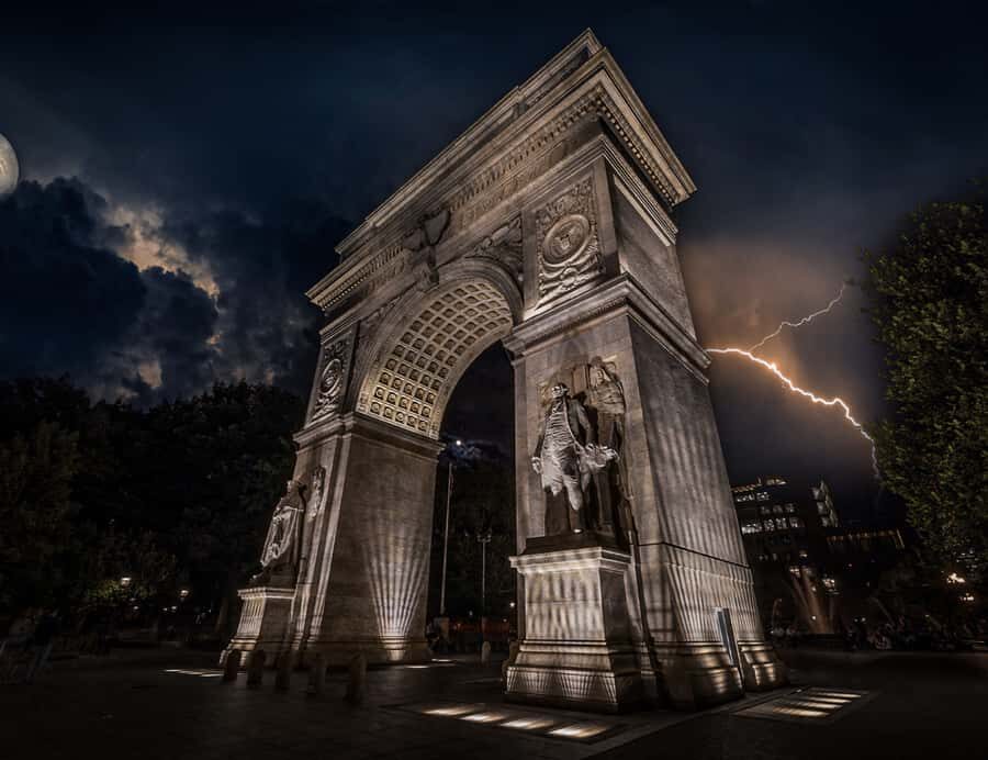 New York City Chilling Nightmares & Necromancy Ghost Tour - A Closer Look at the Ghostly Tour Experience