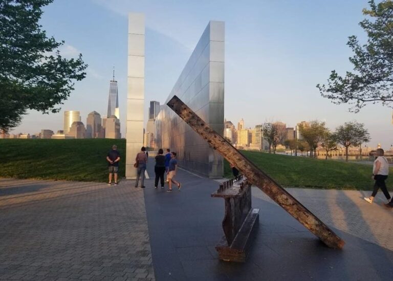 New York City Night Views - A panoramic hop-on-hop-off tour - Who Will Love This Tour?