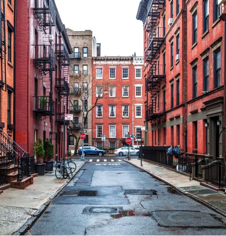 New York City Walk Tour HighLine Chelsea Market West Village - Little Island and Pier 57: Nature and City Views