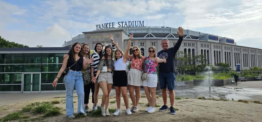 New York Contrasts Tour in Spanish, three great neighborhoods. - What’s Included and What’s Not