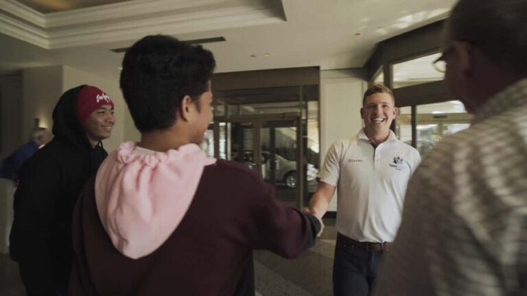 Niagara Falls: Night Tour with Fireworks Boat Ride & Dinner - Analyzing the Value and What Travelers Say