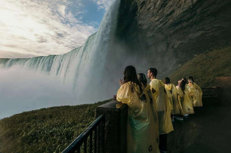 Niagara Falls: Small Group Tour with Wine Tasting and Cruise - Who Should Consider This Tour?