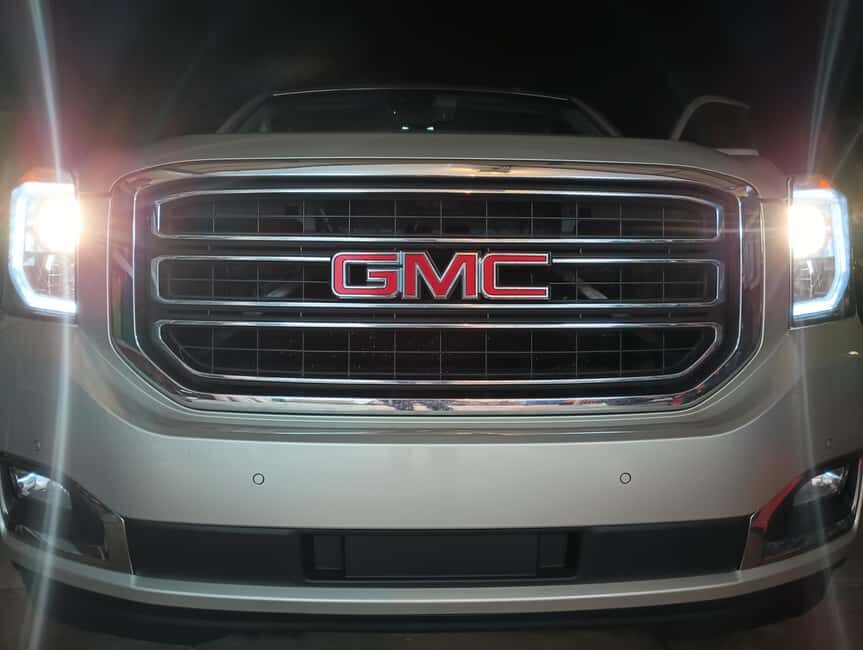 NON BUS Hawthorne Vineyards Traverse Old Mission Wine Tour - What’s Included & What’s Not