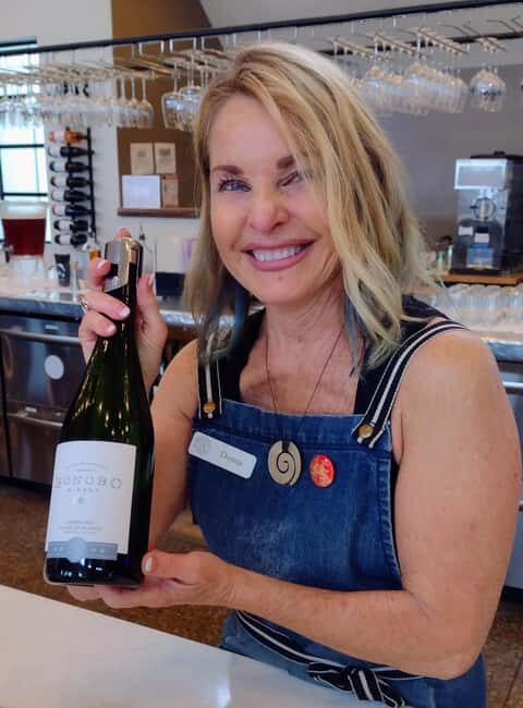 NON BUS VIP Cadillac Escalade Old Mission Traverse Wine Tour - The Itinerary Breakdown: What Each Stop Offers