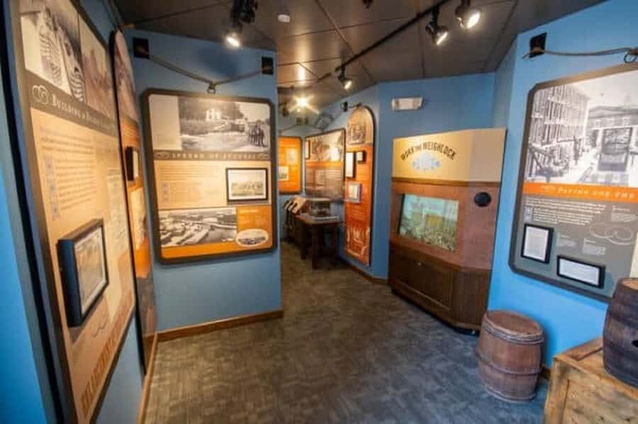 NYC: 1 Day Tour Through Thousand Island & Erie Canal Museum - Exploring the Thousand Islands