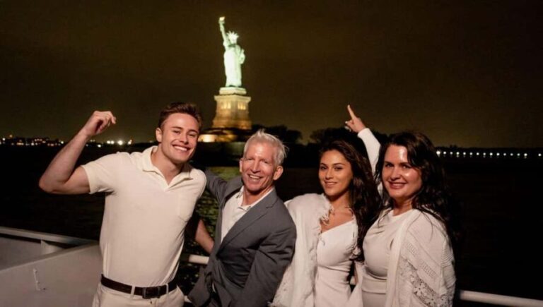 NYC: Manhattan Skyline Dining Cruise - What the Reviews Reveal