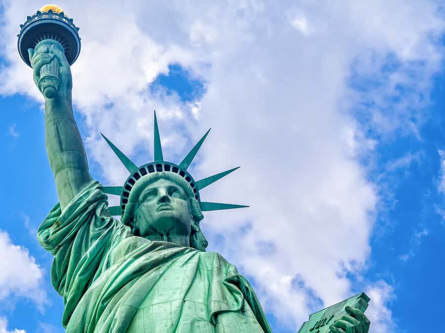 NYC: Statue of Liberty & Ellis Island Guided Tour with Ferry - What the Reviews Tell Us
