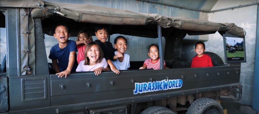 Oahu: Kualoa Ranch Hollywood Film Locations Tour - Guides and Commentary: What Travelers Say