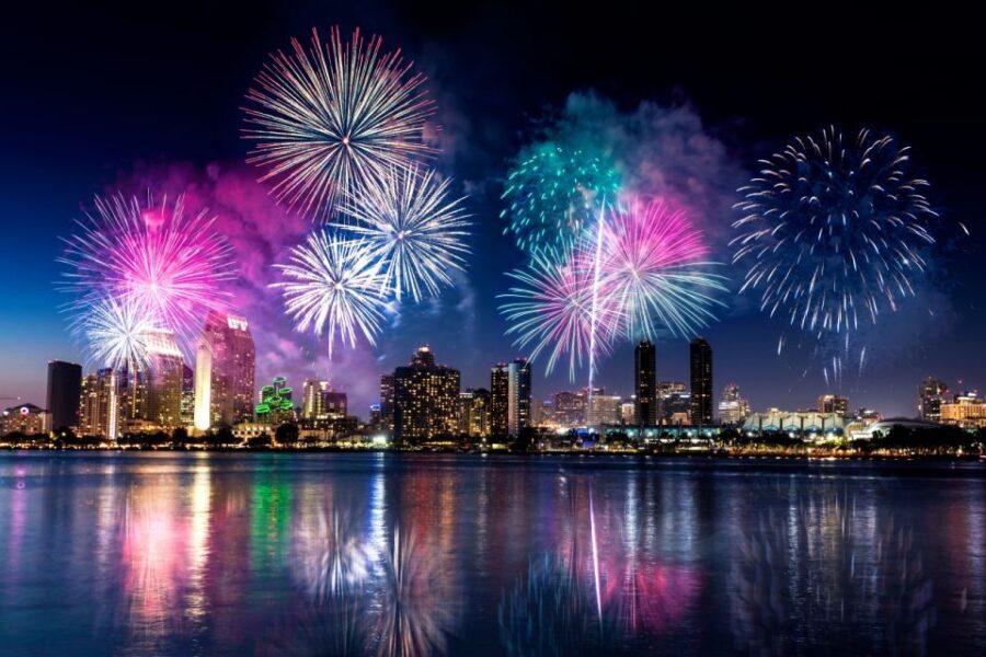 Oahu: Waikiki Friday Fireworks Cruise with Snacks and Drinks - A Detailed Look at the Experience