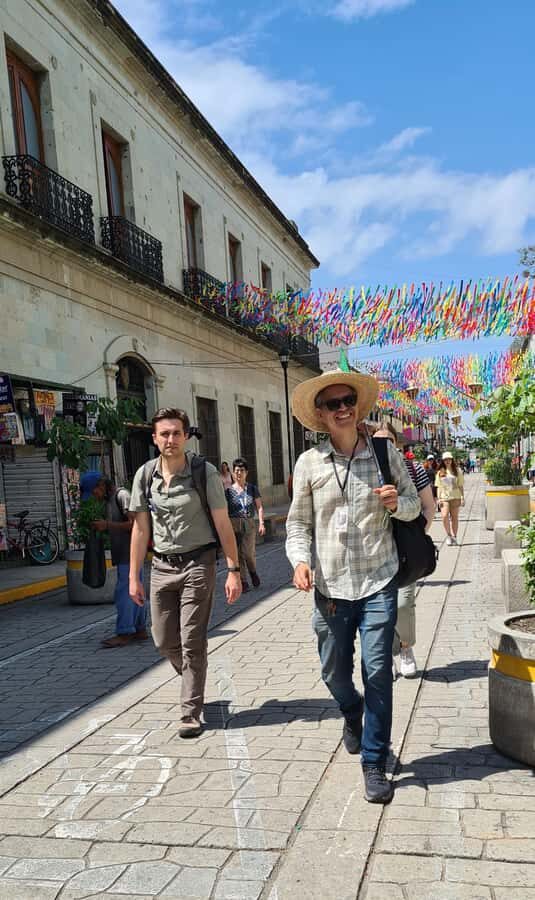 Oaxaca City: Walking tour with local product tasting - Markets and Tastings: A Feast for the Senses
