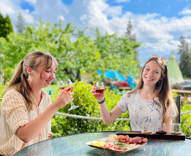 Okanagan Bee Tour, Wine Tasting and Lunch at Kelowna Winery - Practical Details and Tips