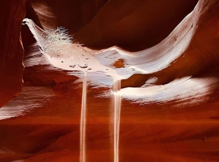 Page: Upper Antelope Canyon Tour with Horseshoe Bend Upgrade - Expedited Check-in and 4x4 Ride to the Canyon