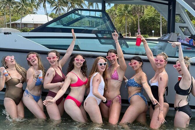 Palm Beach Luxury Yacht Cruises - Gourmet Picnic and Onboard Activities