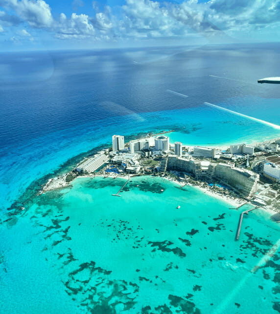 Panoramic flight to Cancun Hotel Zone and Isla Mujeres - The Experience in Detail
