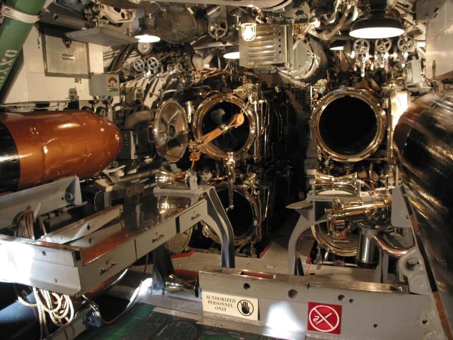 Pearl Harbor: Pacific Fleet Submarine Museum Admission - Inside the Pacific Fleet Submarine Museum