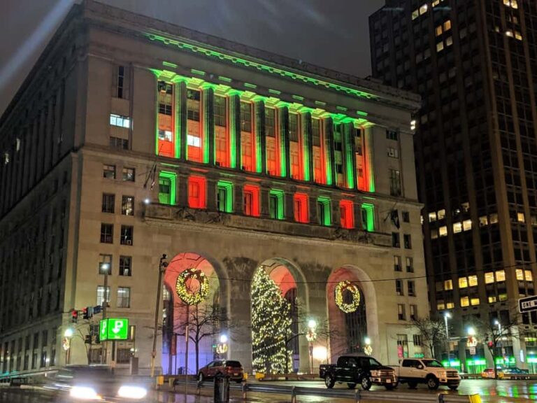 Pittsburgh: Downtown Holiday Lights Walking Tour - What Makes This Tour Worthwhile
