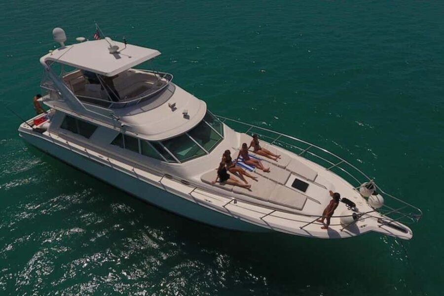 Playa Mujeres: Private Yacht Rental - 4hr SR55H4 #GMBSR55FUN - Overview of the Yacht Experience