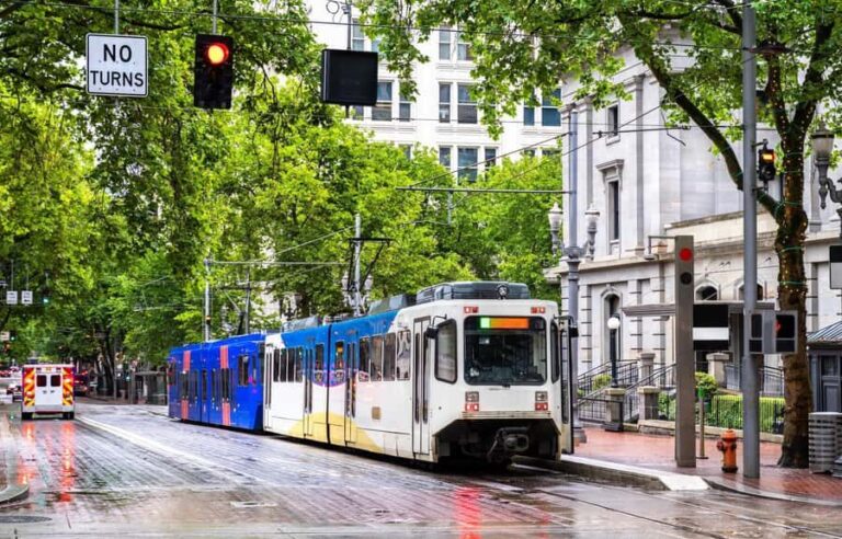 Portland: Taste Portland's Best Donuts & Downtown Tour - The Itinerary in Detail