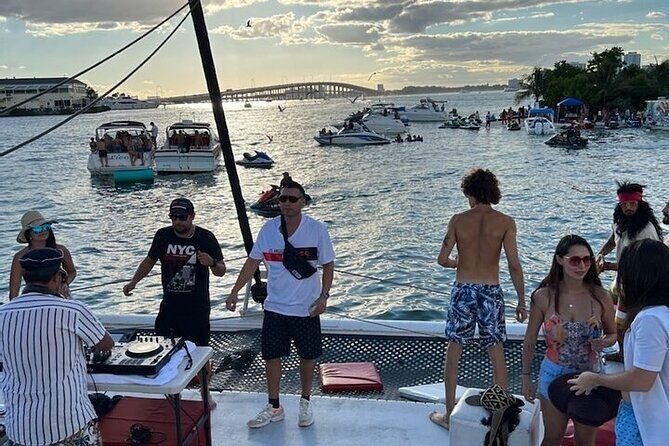 Private 2 Hour Miami Tour aboard Great White 50FT Power Catamaran - Who Should Consider This Tour?