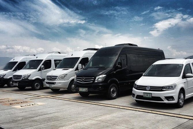 Private and safe transfer from the airport to the hotel in Oaxaca - The Vehicle and Comfort