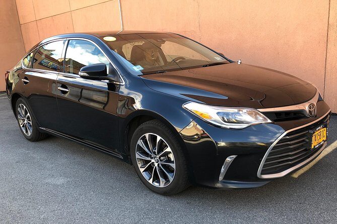 Private Departure Transfer to Montreal Airport YUL - The Ride: Comfort, Professionalism, and Reliability