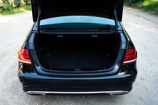 Private Luxury Calgary - Banff / Lake Louise Area 1 Way Transfer - What Makes This Transfer Stand Out?