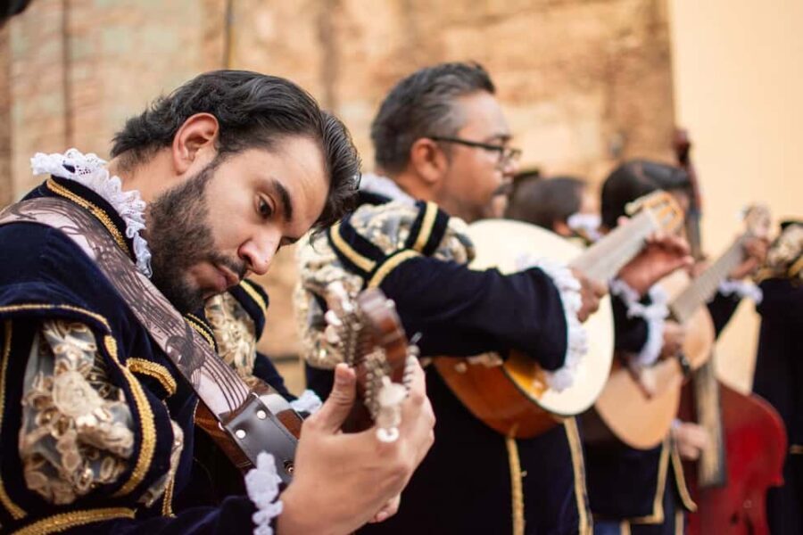 Private serenade in Guanajuato with the musical group "La Estudiantina" - The Setting and Atmosphere