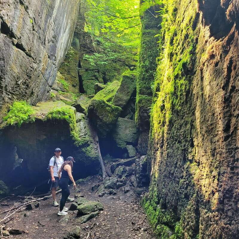 Private Singhampton Caves Hike - Collingwood/Blue Mountain - A Deep Dive into the Singhampton Caves Hike