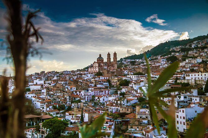 Private Tour: Taxco and Xochicalco Day Trip from Mexico City - Discovering Xochicalco: Ancient Observatory and Pyramids