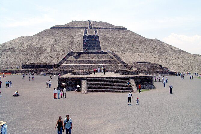 Private Tour: Teotihuacan Pyramids and Shrine of Guadalupe with lunch - A Deep Dive into the Experience