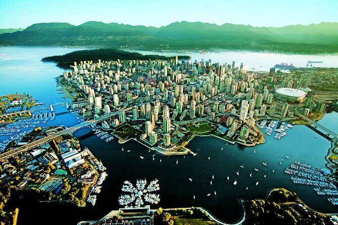 Private Tour: Vancouver Sightseeing and Capilano Suspension Bridge - Stop 1: Stanley Park – Vancouver’s Green Heart